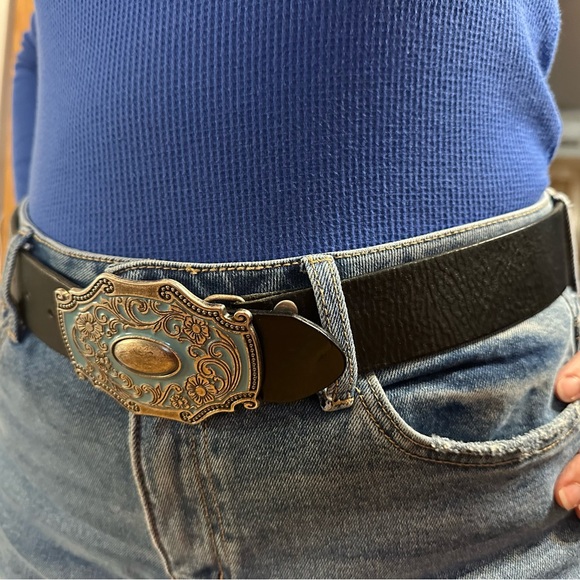 FOSSIL genuine leather solid belt size S 29” around your waist 1.5” wide - Picture 6 of 6